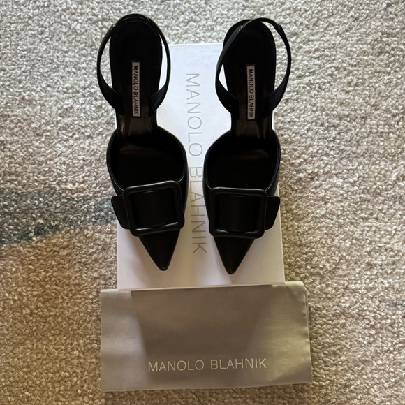 NEW Manolo Blahnik Maysli Buckle Slingback Pointed Toe Pump - Picture 9 of 10